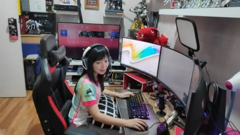 Gái xinh game ánh mắt hút hồn Gái xinh game ánh mắt hút hồn