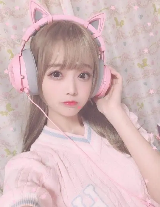 Gái xinh game tạo dáng dễ thương 