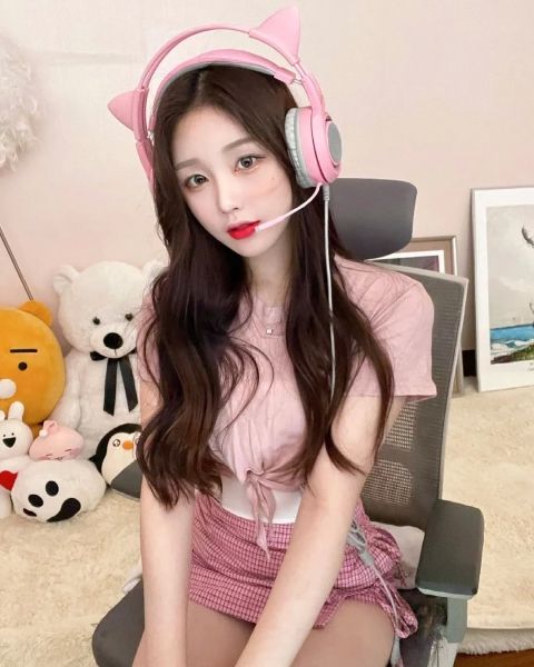 Gái xinh game chụp góc nghiêng thần thái Gái xinh game chụp góc nghiêng thần thái