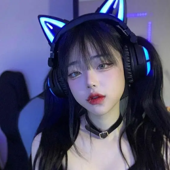Ảnh gái xinh game tạo dáng thu hút Ảnh gái xinh game tạo dáng thu hút