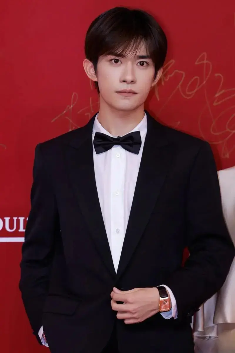 Dịch Dương Thiên Tỉ