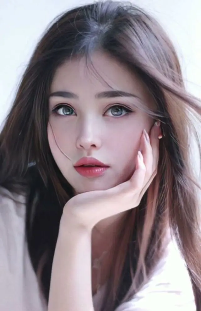 Thế giới gái xinh với đôi môi hồng hào