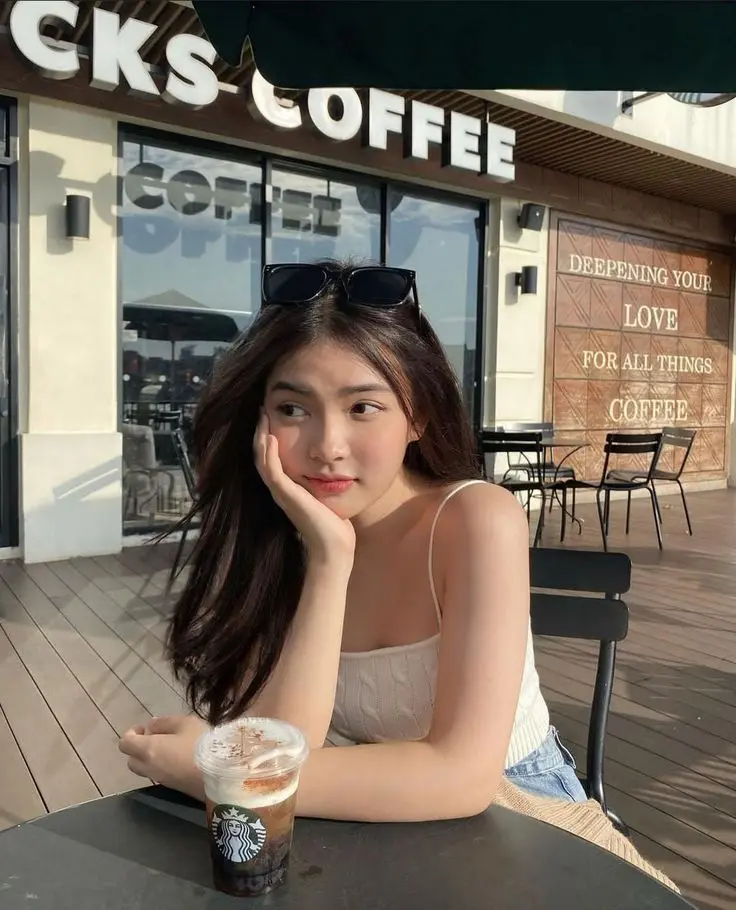 Thế giới gái xinh và đôi mắt long lanh