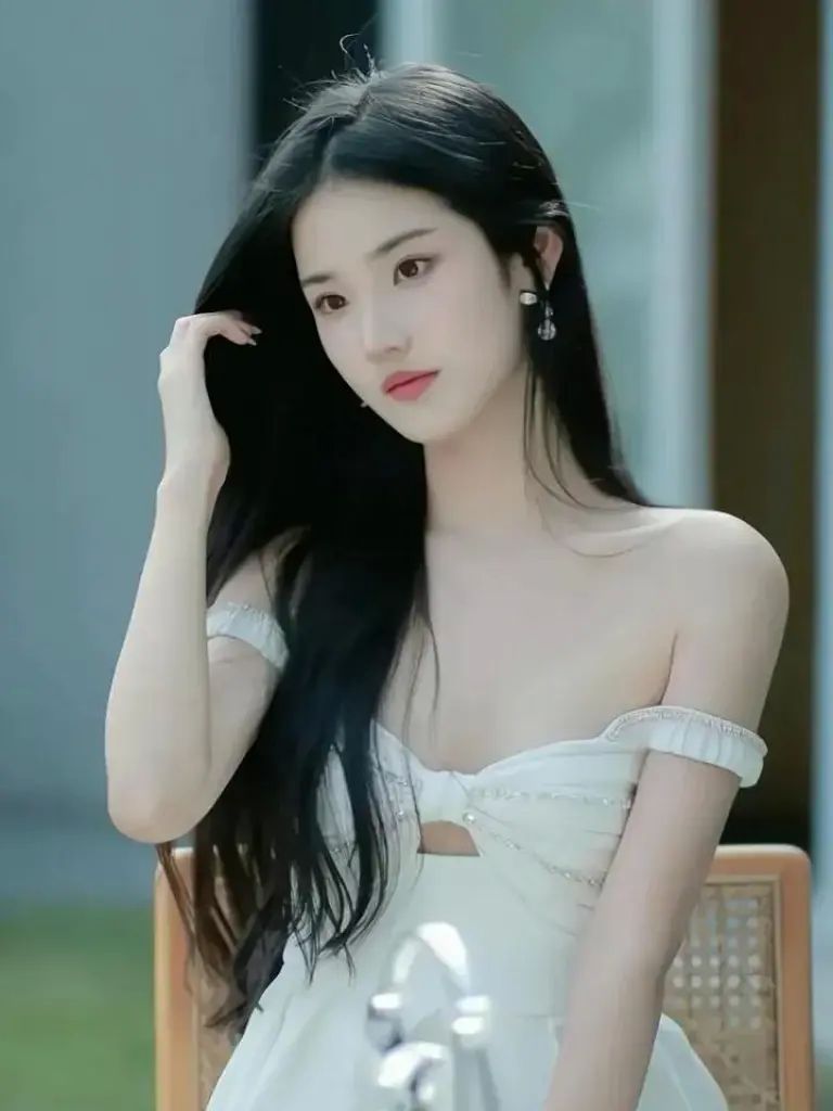 Thế giới gái xinh với đôi mắt rạng ngời