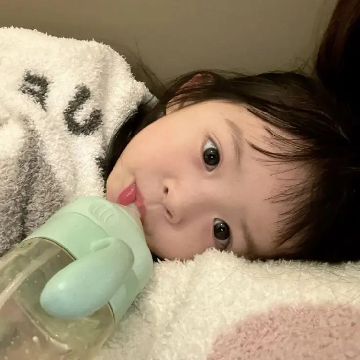 Ảnh avatar ảnh em bé cute đáng yêu, làm nổi bật sự trong sáng và vui tươi Ảnh avatar ảnh em bé cute đáng yêu, làm nổi bật sự trong sáng và vui tươi