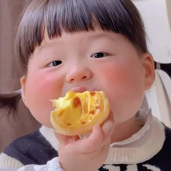 Avatar ảnh em bé cute đang ăn, làm sáng bừng không gian mạng xã hội Avatar ảnh em bé cute đang ăn, làm sáng bừng không gian mạng xã hội