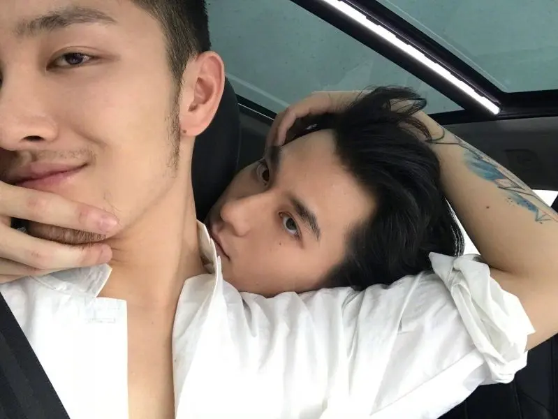 Trai đẹp tik tok với góc chụp cận mặt Trai đẹp tik tok với góc chụp cận mặt