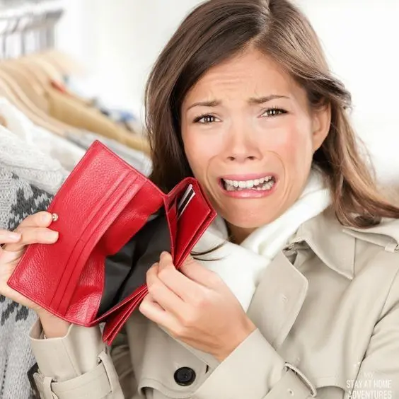 Meme hết tiền trong khoảnh khắc hài hước
