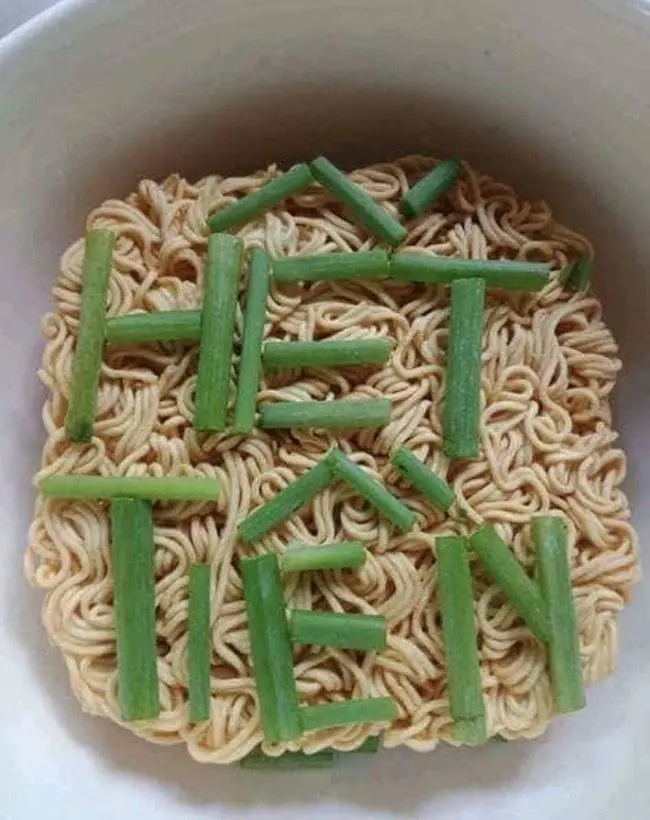 Meme hết tiền và khuôn mặt thất vọng