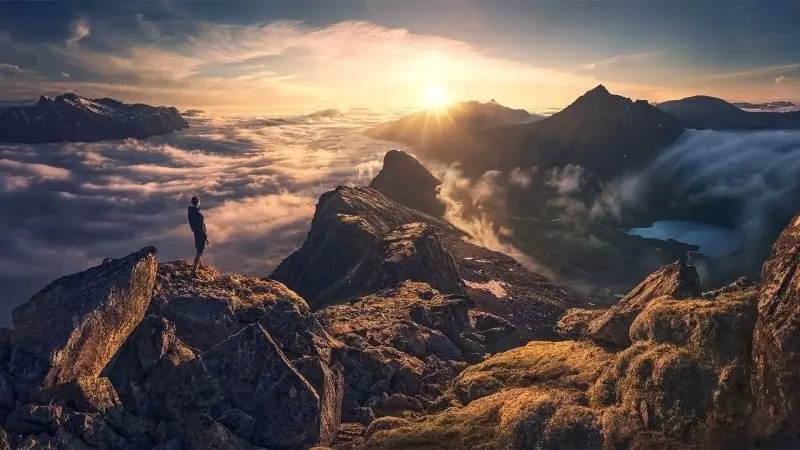 Đỉnh núi mây phủ, một khoảnh khắc đẹp trong thiên nhiên mà bạn không thể bỏ lỡ. Đỉnh núi mây phủ, một khoảnh khắc đẹp trong thiên nhiên mà bạn không thể bỏ lỡ.