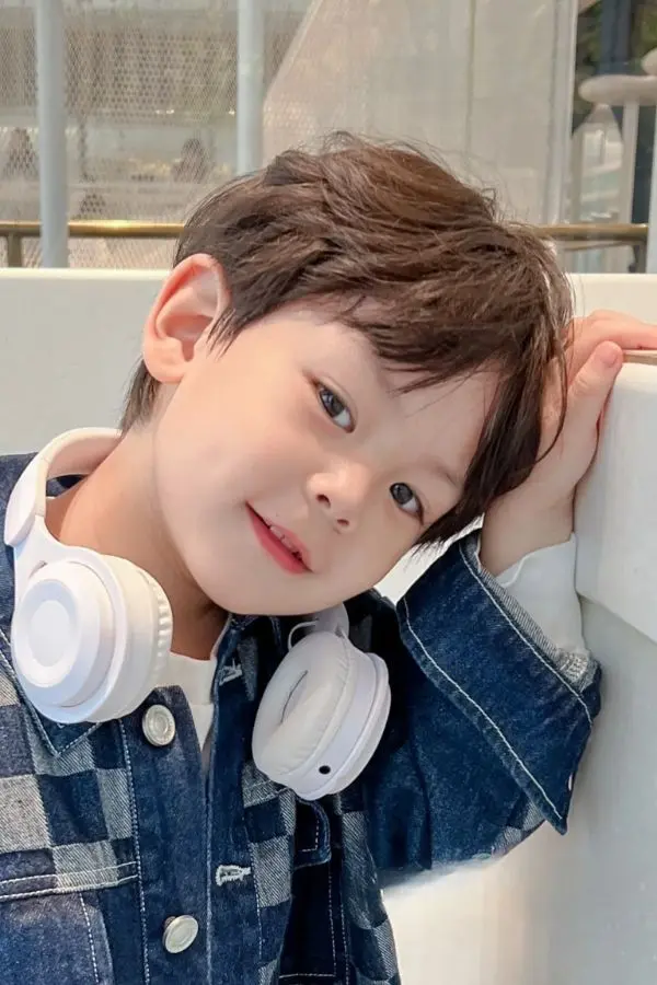 Bé trai đẹp nhất thế giới tỏa sáng với nụ cười Bé trai đẹp nhất thế giới tỏa sáng với nụ cười