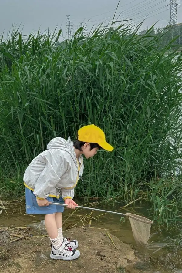 Bé trai đẹp nhất thế giới tươi cười hạnh phúc Bé trai đẹp nhất thế giới tươi cười hạnh phúc