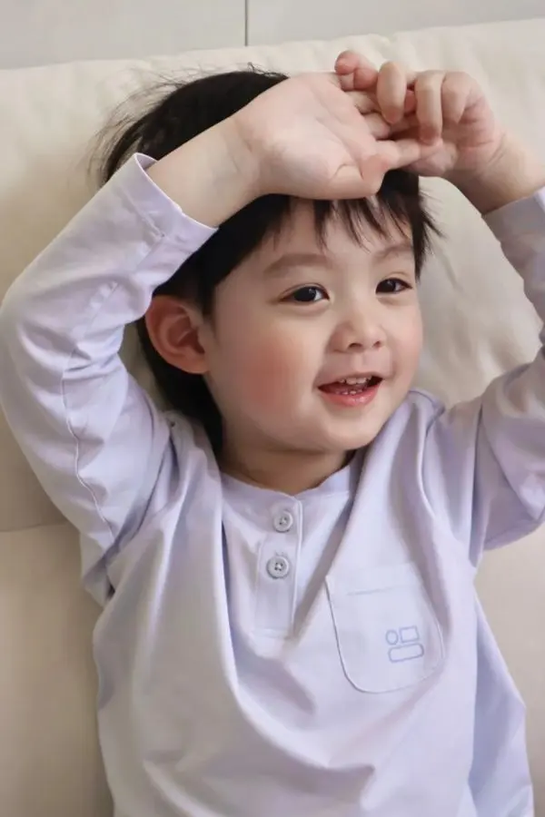 Bé trai đẹp nhất thế giới với vẻ đẹp đáng yêu Bé trai đẹp nhất thế giới với vẻ đẹp đáng yêu