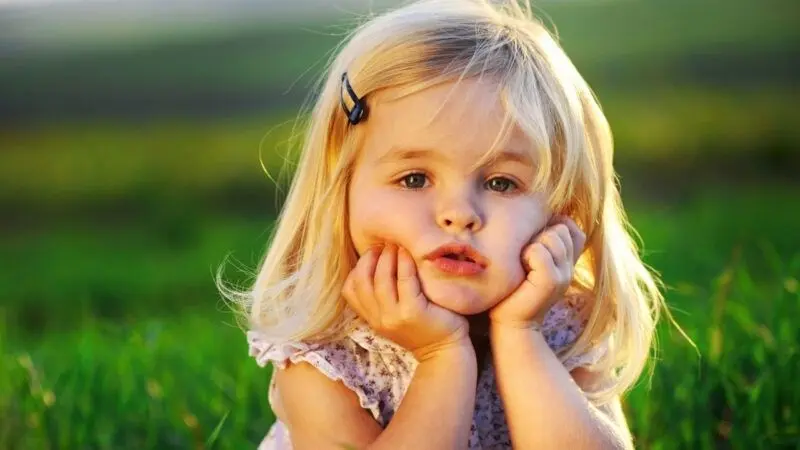 Cảm nhận sự dễ thương qua hình nền em bé cho máy tính của bạn Cảm nhận sự dễ thương qua hình nền em bé cho máy tính của bạn