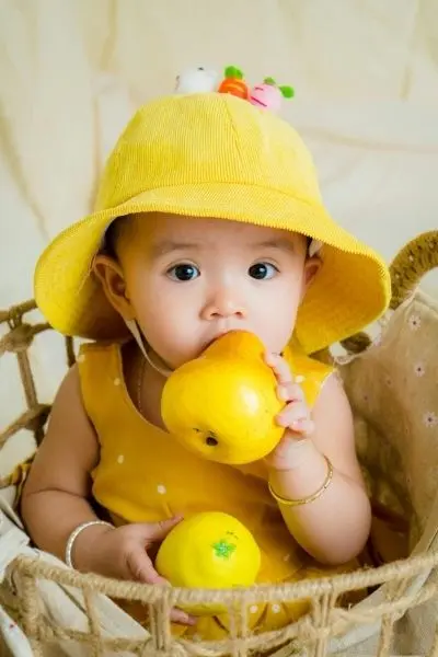 Hình nền em bé dễ thương cho điện thoại, mang lại cảm giác dễ chịu Hình nền em bé dễ thương cho điện thoại, mang lại cảm giác dễ chịu