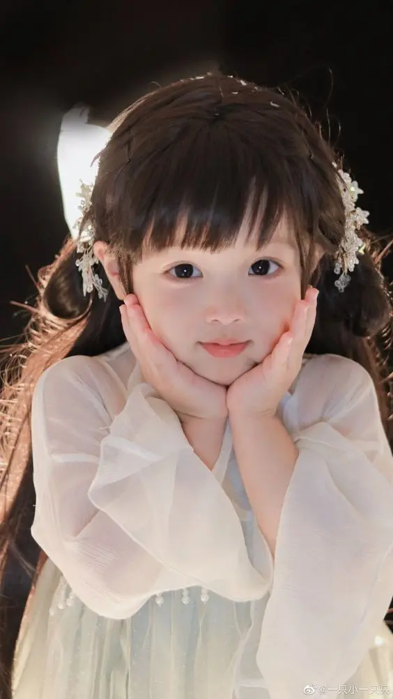 Cảm nhận sự dễ thương qua hình nền em bé cho điện thoại Cảm nhận sự dễ thương qua hình nền em bé cho điện thoại