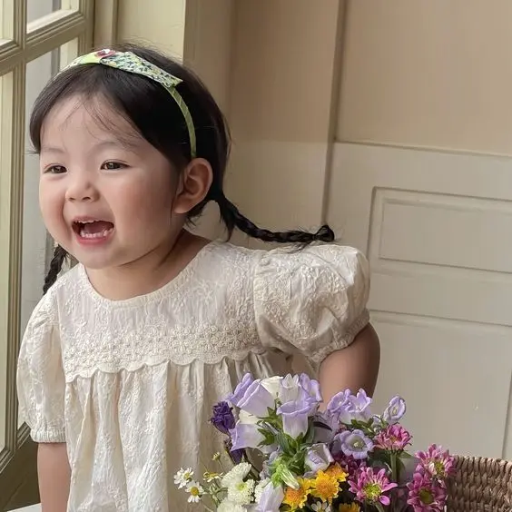 Avatar kid bé gái trong chiếc váy hồng, tạo cảm giác nữ tính. Avatar kid bé gái trong chiếc váy hồng, tạo cảm giác nữ tính.