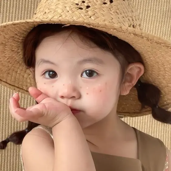 Avatar bé gái ngồi đọc sách, nhẹ nhàng và dịu dàng. Avatar bé gái ngồi đọc sách, nhẹ nhàng và dịu dàng.