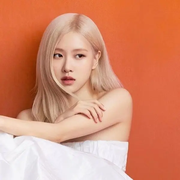 Tăng sự cuốn hút với avatar Rosé đầy cá tính Tăng sự cuốn hút với avatar Rosé đầy cá tính