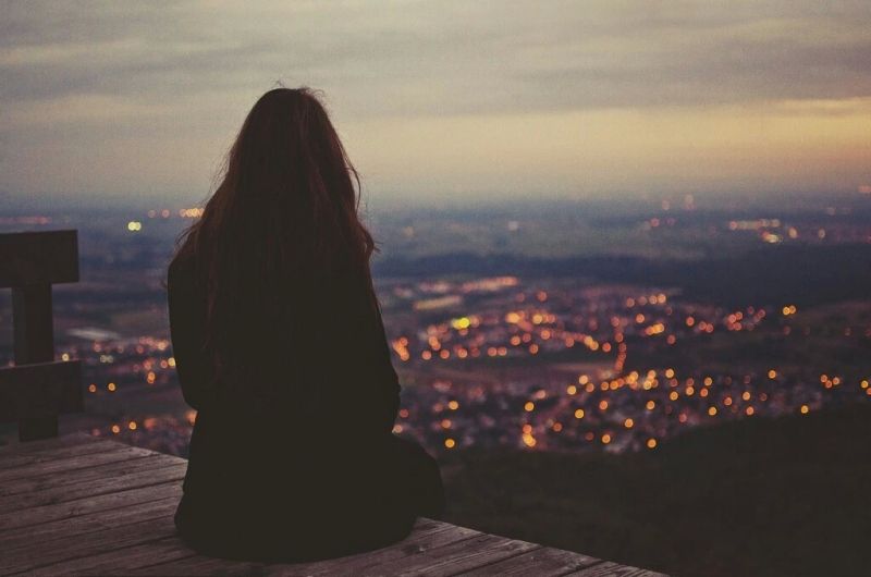 Làm mới hình ảnh cá nhân với avatar sad girl cực cuốn hút