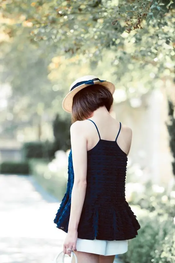 Avatar chụp sau lưng nữ, lưu giữ khoảnh khắc nghệ thuật Avatar chụp sau lưng nữ, lưu giữ khoảnh khắc nghệ thuật