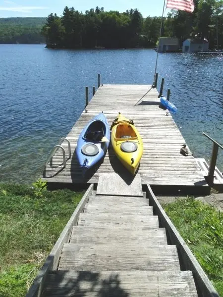 Thuyền kayak trên hồ đẹp, tạo nên những khoảnh khắc khó quên trong lòng người tham gia. Thuyền kayak trên hồ đẹp, tạo nên những khoảnh khắc khó quên trong lòng người tham gia.