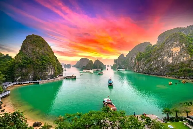 Thiên nhiên Việt Nam với vẻ đẹp yên bình và thơ mộng. Thiên nhiên Việt Nam với vẻ đẹp yên bình và thơ mộng.