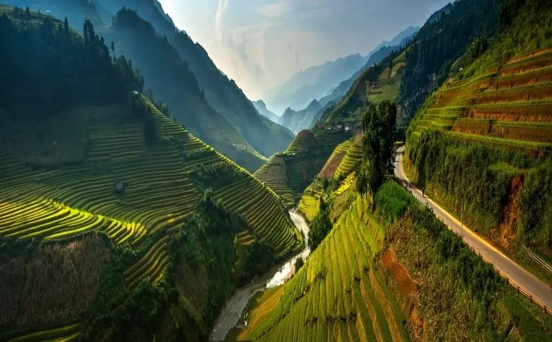 Phong cảnh thiên nhiên Việt Nam, hài hòa và phong phú. Phong cảnh thiên nhiên Việt Nam, hài hòa và phong phú.