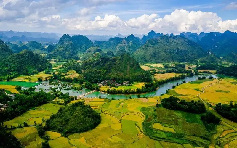Cảnh quan thiên nhiên Việt Nam, đẹp qua từng mùa. Cảnh quan thiên nhiên Việt Nam, đẹp qua từng mùa.