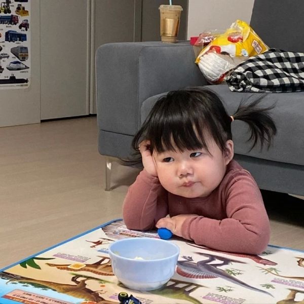 Meme em bé thể hiện sự dễ thương đến mức không thể cưỡng lại