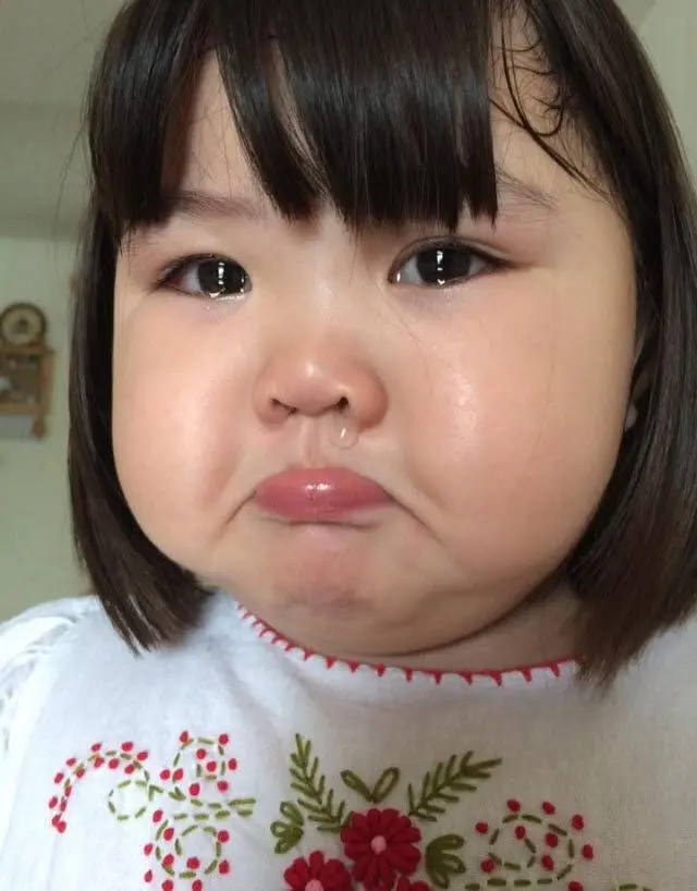 Meme em bé khiến mọi người bật cười với vẻ đáng yêu dễ thương