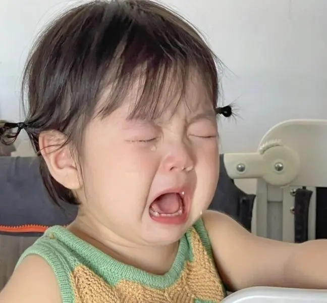 Meme em bé mang đến sự dễ chịu và làm sáng bừng bầu không khí