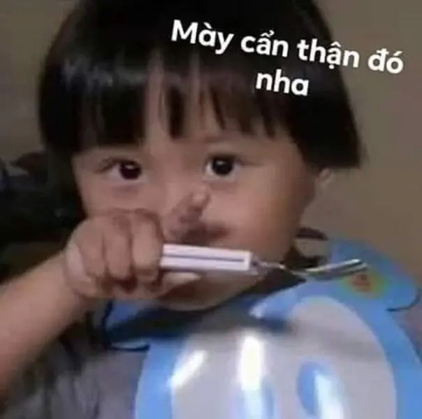 Meme chỉ tay với gương mặt dọa dẫm