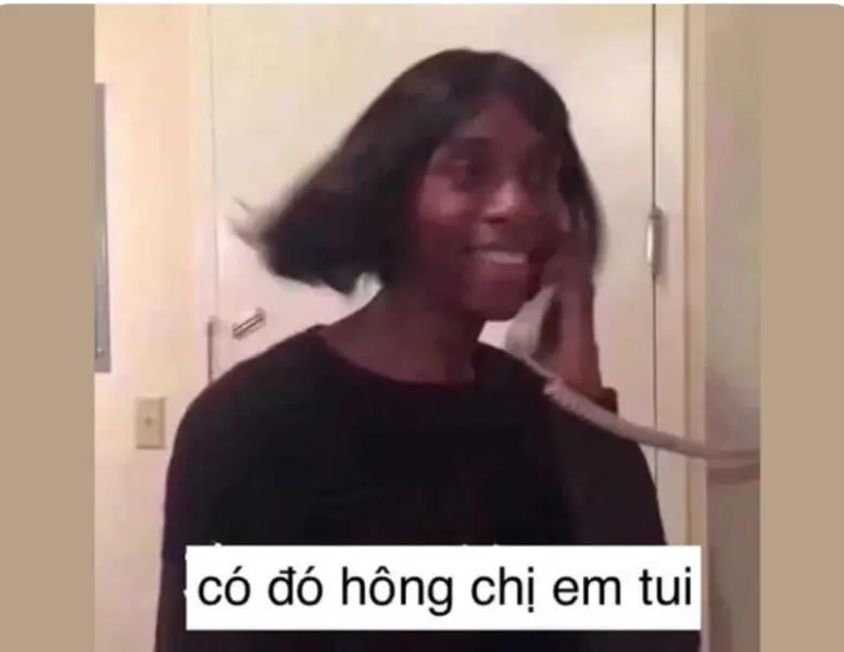 Meme anh da đen nghe máy điện thoại hài hước