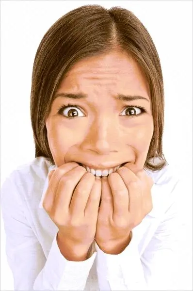 Meme sợ hãi với gương mặt lo lắng