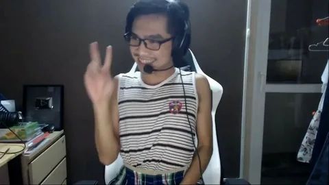 Meme Pew Pew xin chào hài hước