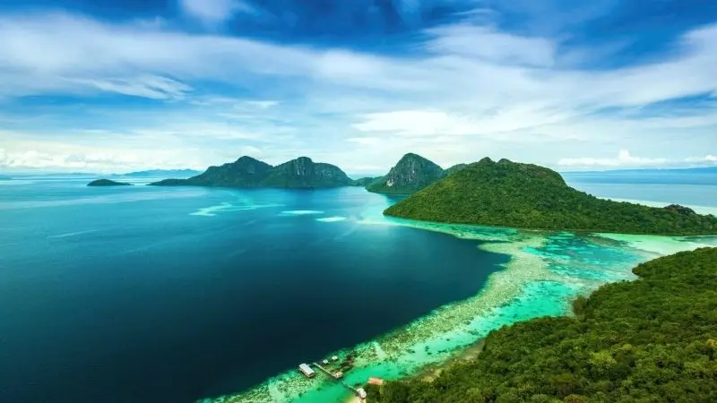 Phong cảnh đảo đẹp kỳ diệu, thiên nhiên hòa hợp với biển cả