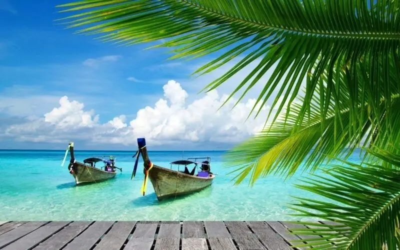 Hình nền thiên nhiên bãi biển và mây trắng