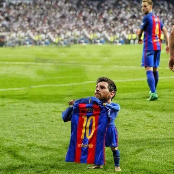 messi meme khoe áo hài hước