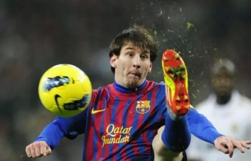 Messi meme đỡ bóng hài hước và thú vị