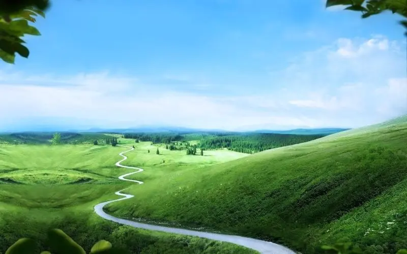 Hoàng hôn phủ ánh vàng trên phong cảnh bầu trời nhẹ nhàng.