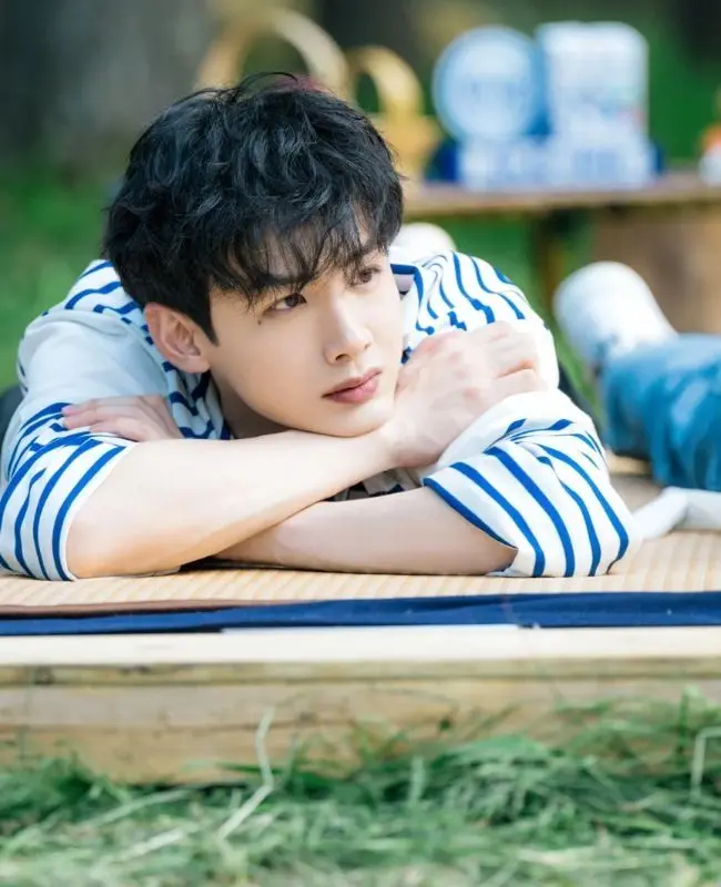 Trai đẹp cute với nụ cười hiền hòa Trai đẹp cute với nụ cười hiền hòa