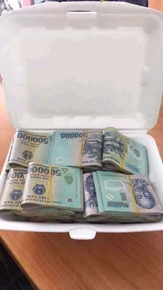 Meme tiền hài hước với câu nói ấn tượng