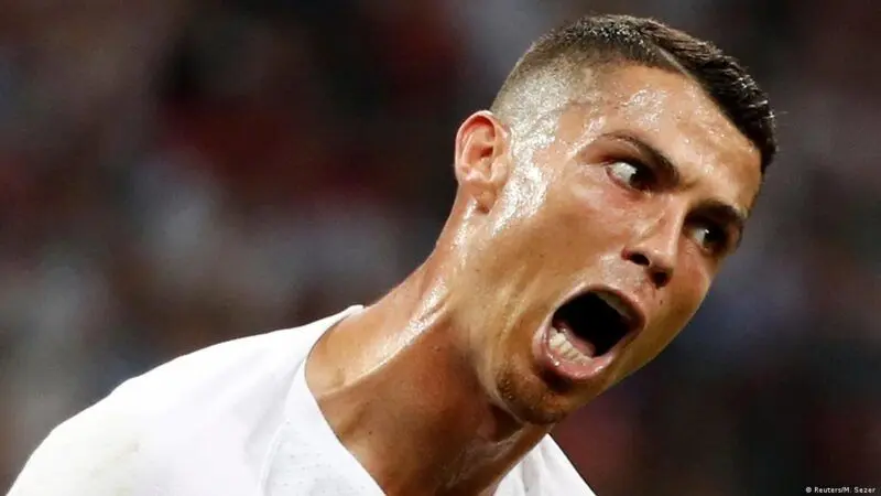 Meme Ronaldo với biểu cảm hài khó cưỡng