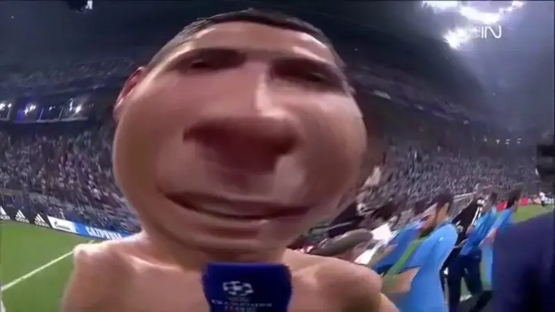 Meme Ronaldo phỏng vấn dí dỏm