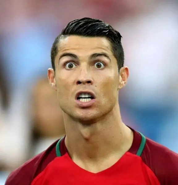 Meme Ronaldo với biểu cảm hài không thể tả