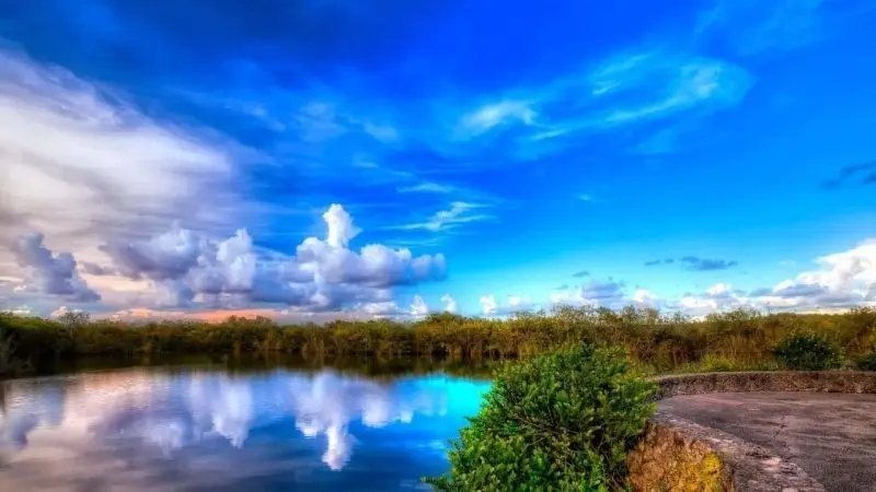 Vẻ đẹp hồ nước tự nhiên trong xanh, nơi lý tưởng để nghỉ ngơi. Vẻ đẹp hồ nước tự nhiên trong xanh, nơi lý tưởng để nghỉ ngơi.