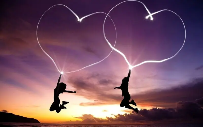 Hình nền tình yêu lãng mạn với hình ảnh trái tim