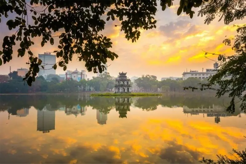 Phong cảnh hồ nước mát mẻ, nơi tuyệt vời để thư giãn. Phong cảnh hồ nước mát mẻ, nơi tuyệt vời để thư giãn.