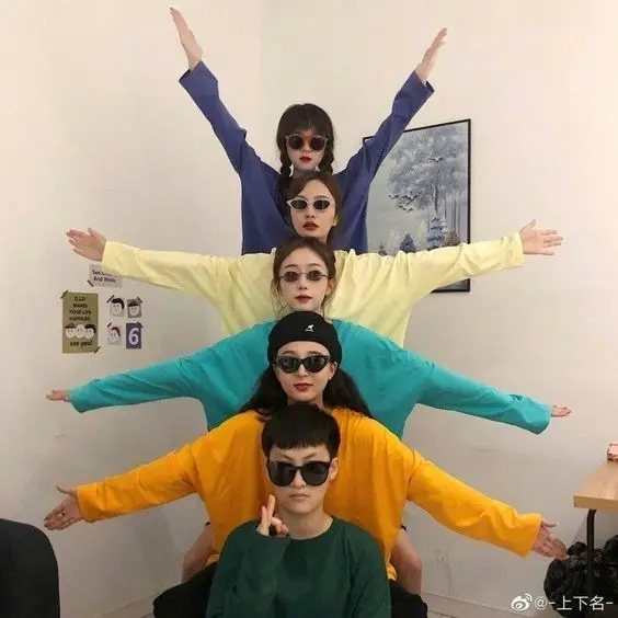 Phong cách đồng đội với avatar nhóm 5 người ngầu lòi